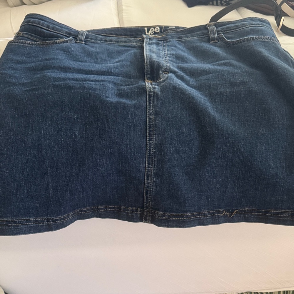 Lee Women's Dark Blue Denim Mini Skirt